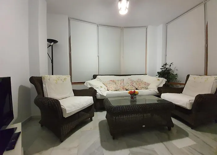 Duquesa 1ª Linea De Mar 托雷维耶哈